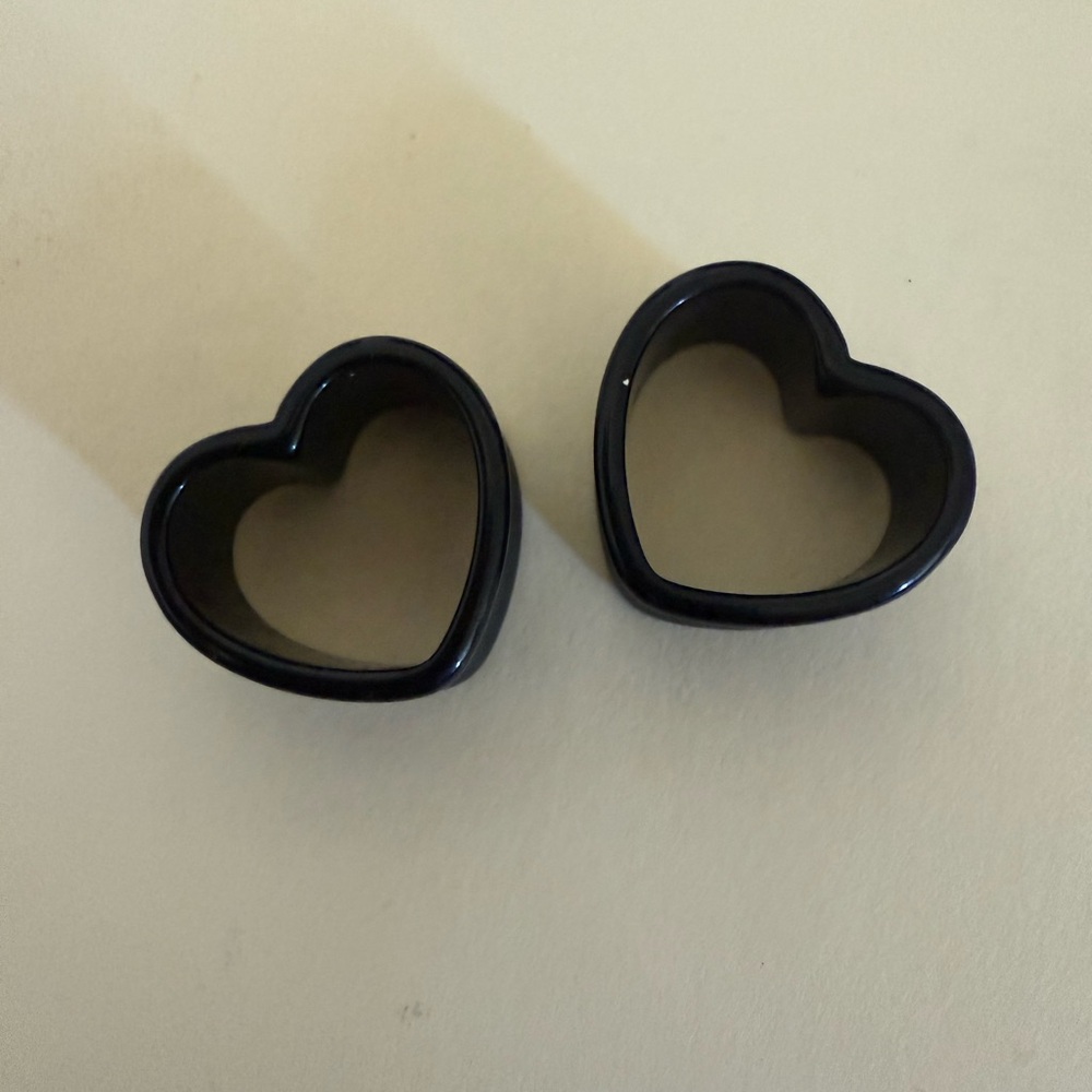 Chic Black Heart Ear Gauges
